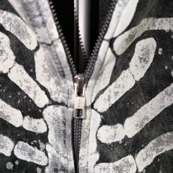 Hot Topic Skeleton Zip Hoodie – Acid Wash – Size M – 60% Cotton - Picture 3 of 6